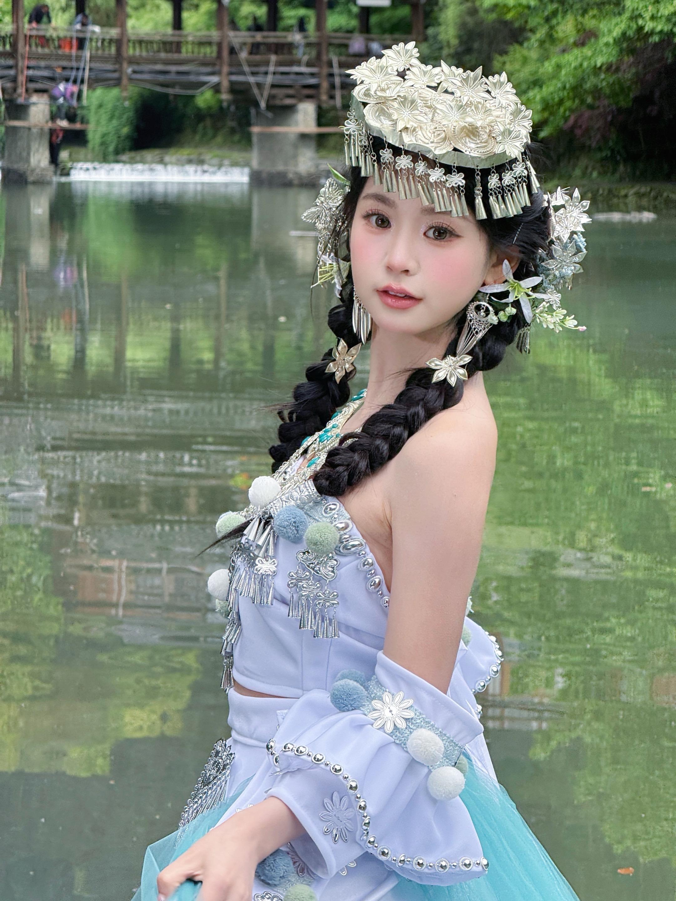 肉肉女孩的专属苗疆少女。
