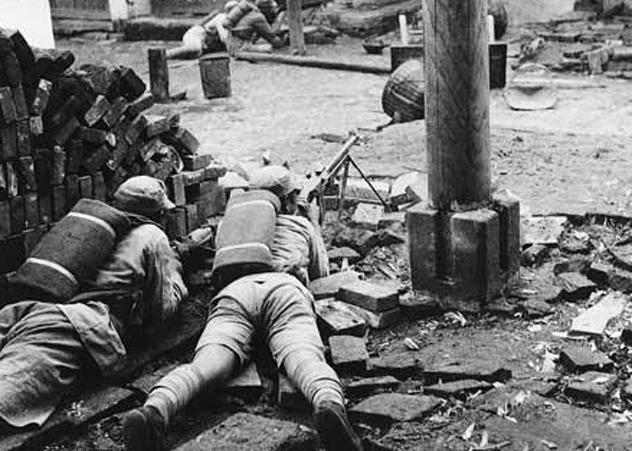 79军王甲本为什么能从滇军变为老蒋黄埔嫡系军队军长呢？
 
说起来你可能不信，王