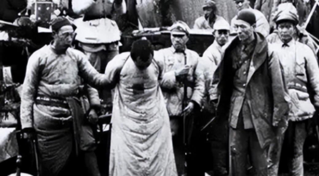 1955年，云南一个妇科医生和人吵架，见吵不过对方，妇科医生急了，竟脱口而出：“