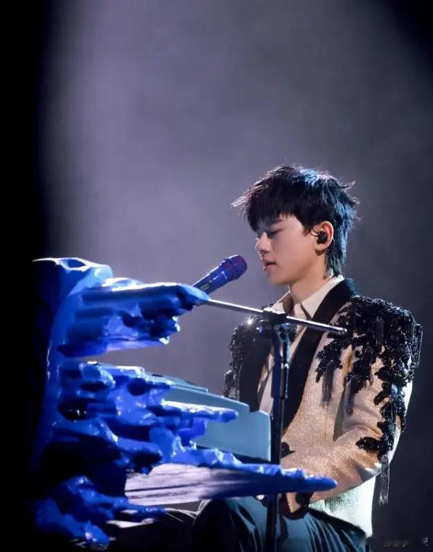 张杰的唯粉还是很讨厌谢娜！张杰演唱会官宣谢娜是演唱会嘉宾，会同台表演，但是引起张