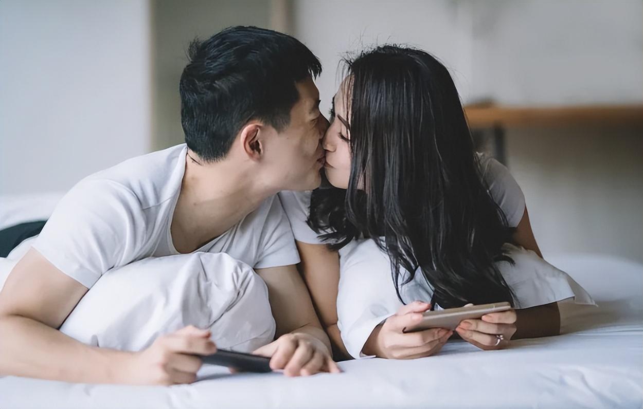 亲热时，有3个部位是禁吻区，为了男女双方的健康，不要轻易触碰

两个人亲热的时候