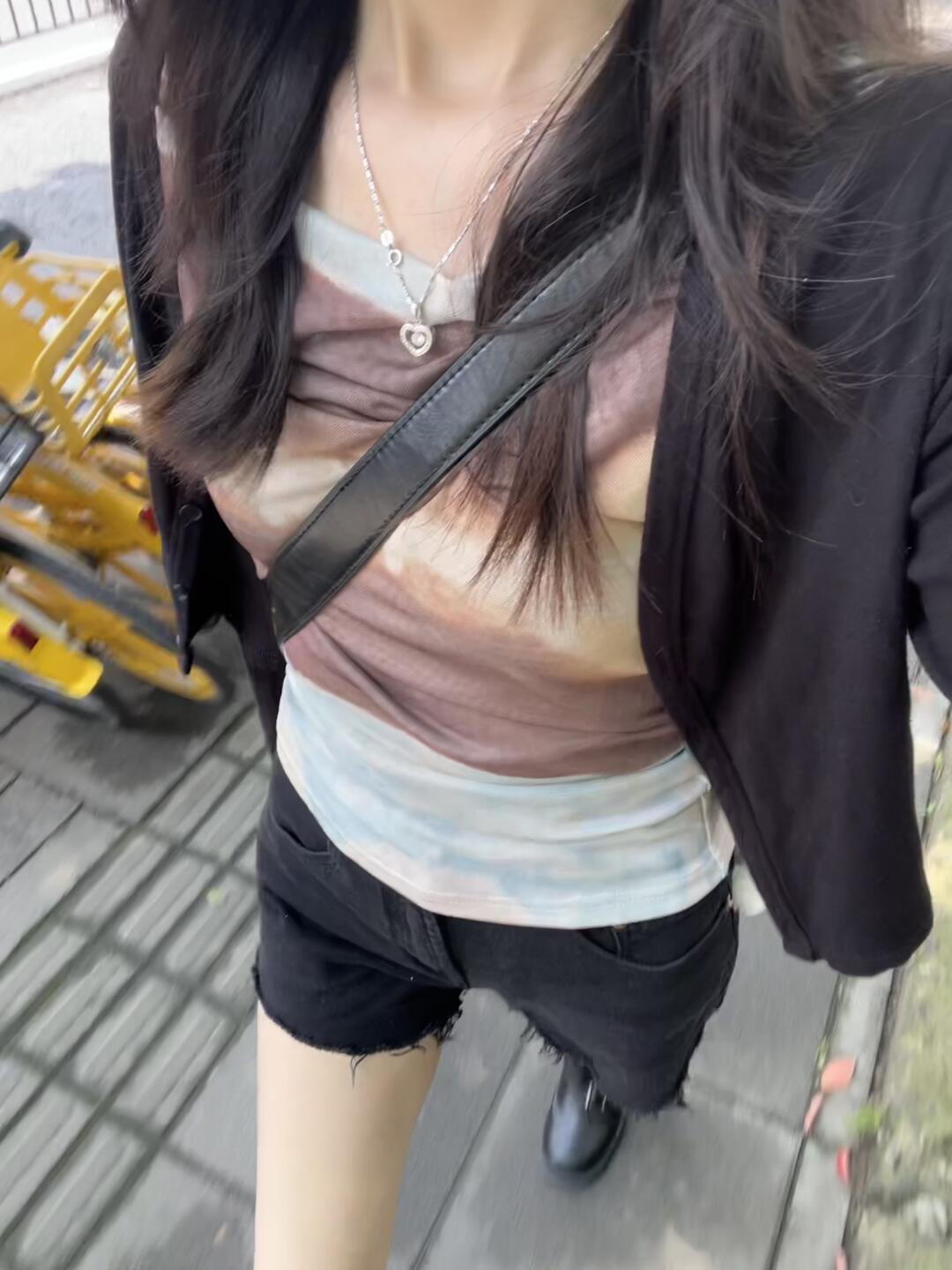 一件很喜欢的吊带上衣👐🏻