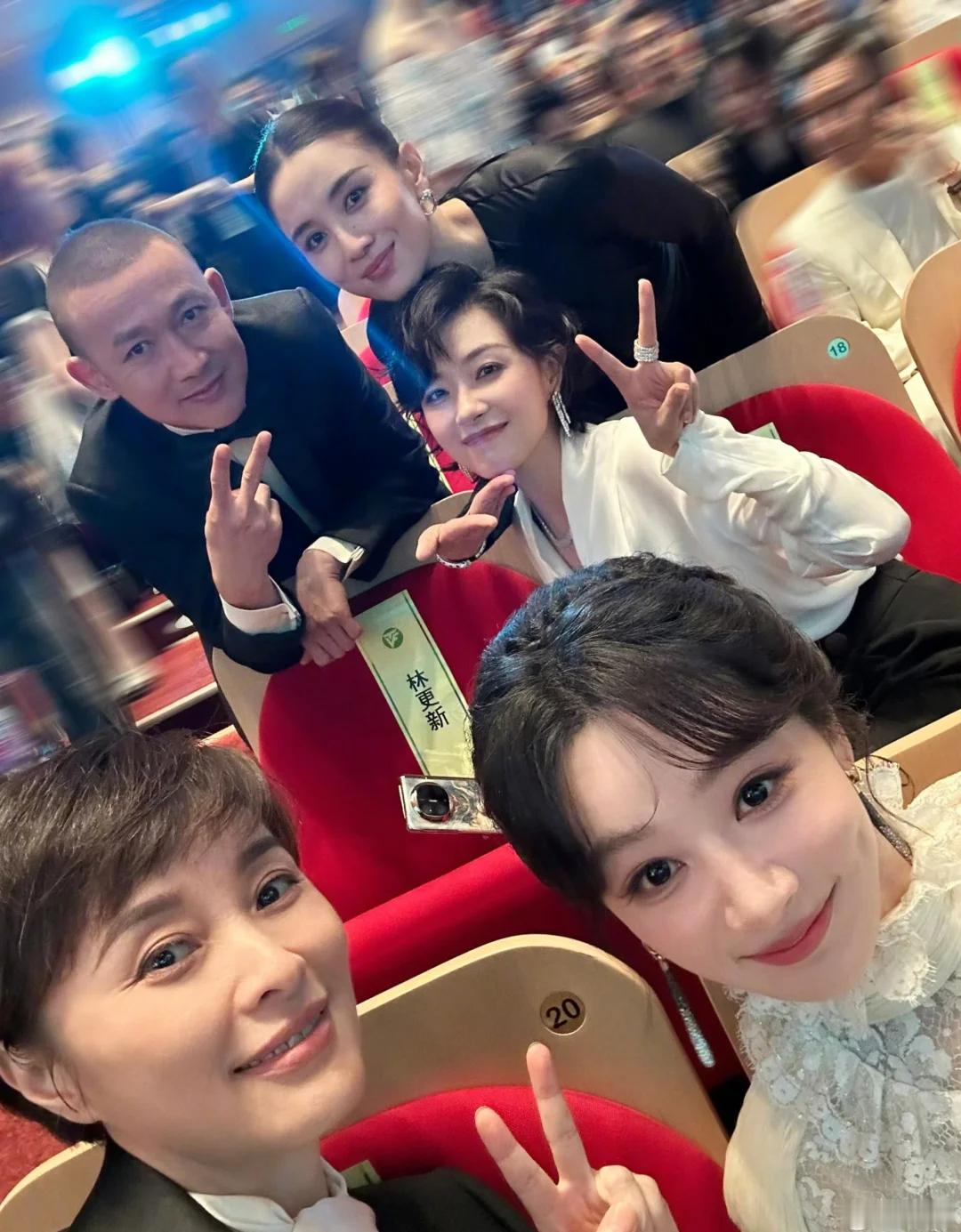 玉兰花开君再来 吴越老师进组演董竹君妈妈，杨皓宇老师演爸爸，听说还有迟蓬老师，盲