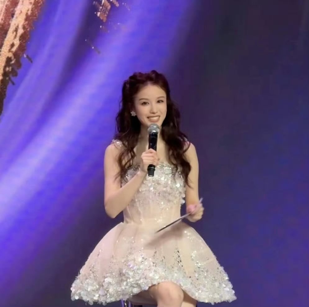 张雅琪在声鸣远扬唱花少主题曲真是有团魂的小妹！！！ ​​​