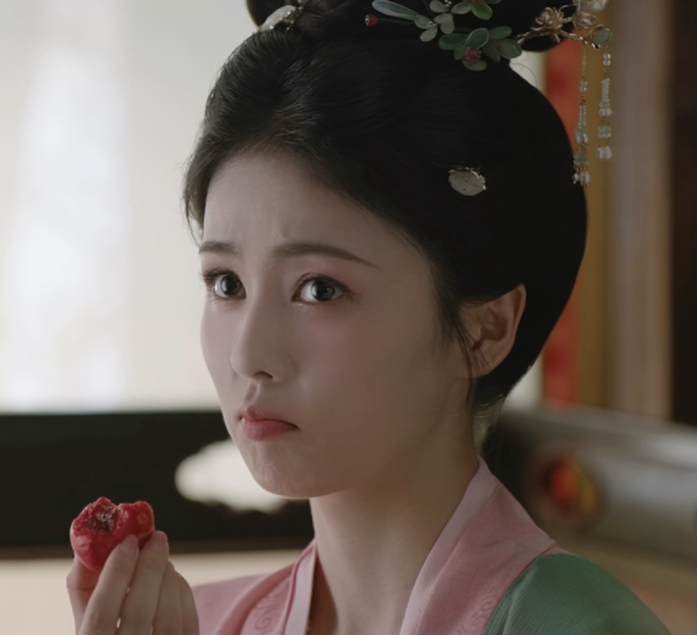 叶璃小吃货被剥夺美食中 