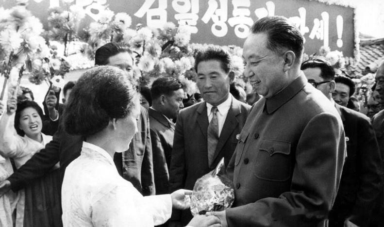 1978年5月6日下午，华国锋由朝鲜政务院总理李钟玉等陪同，到宅庵朝中友谊合作农