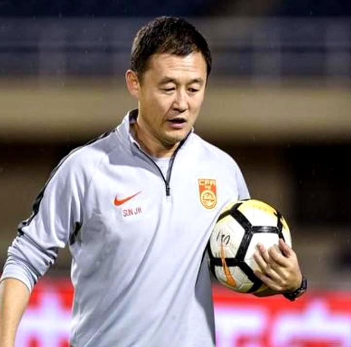 今晚十一点，中国U23在沙特跟日本争杯。
 
先说战绩：五场没输，一球没丢，半决