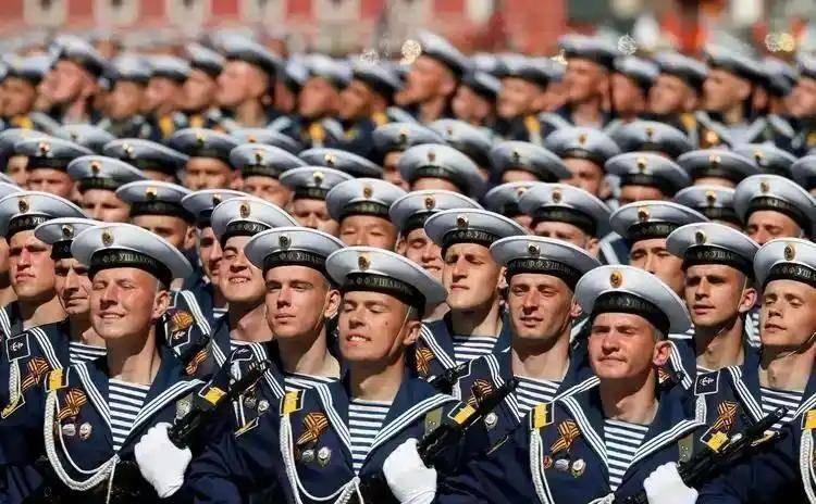 再打下去，俄罗斯就无法收场了！俄乌冲突，我们发现，俄罗斯经常大规模空袭，而乌克兰