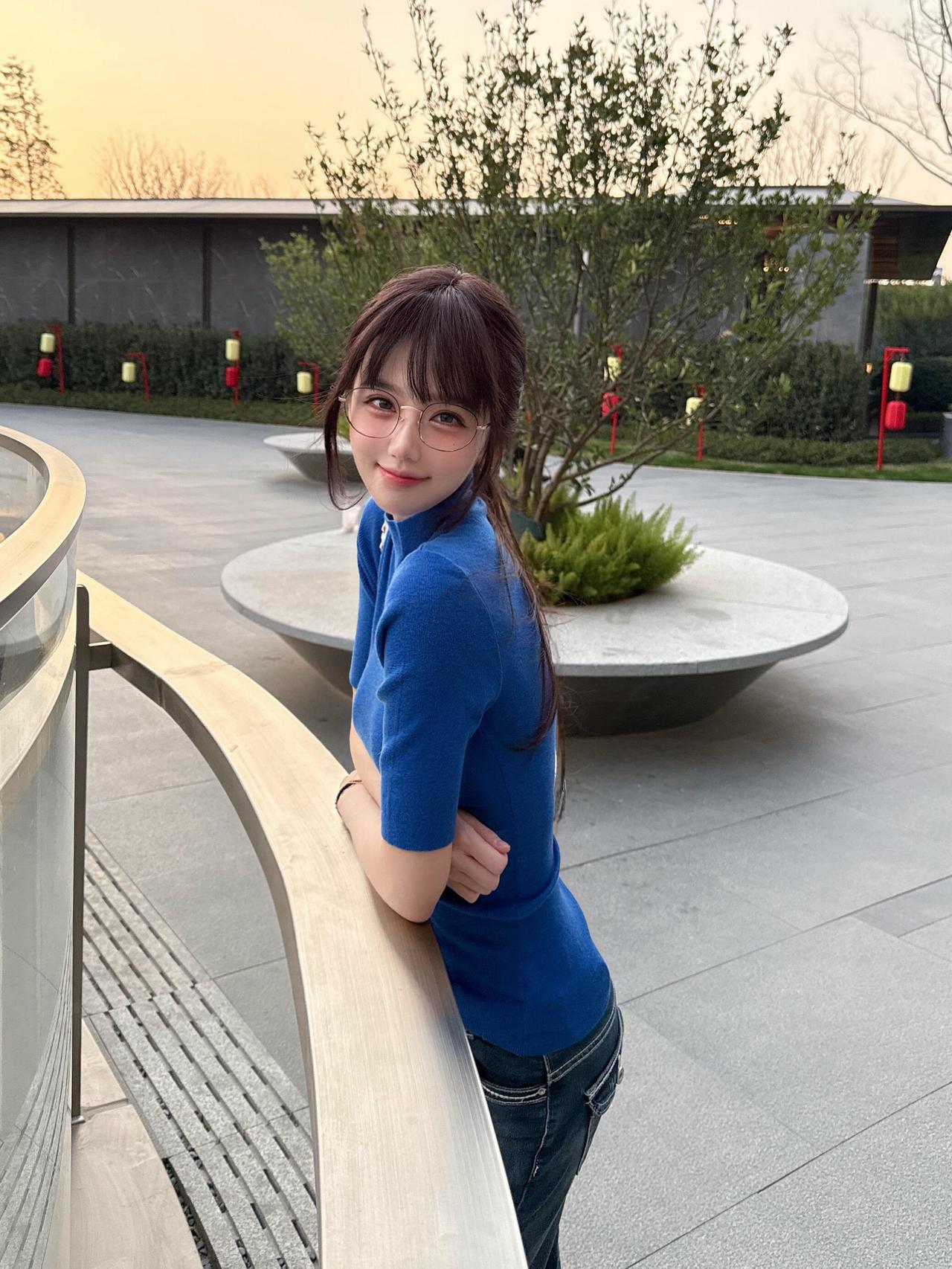 今年冬天的不同克莱因蓝