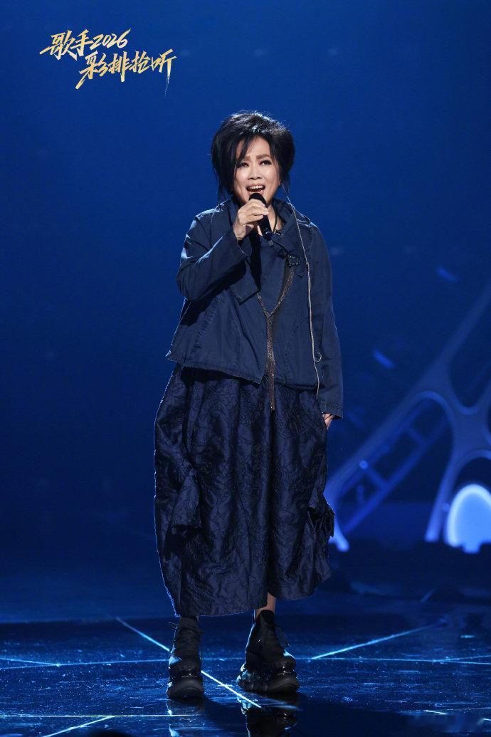 齐豫连续两周第一歌手排名歌手2026没有华丽编曲，不靠舞台特效，光靠人声就征服全