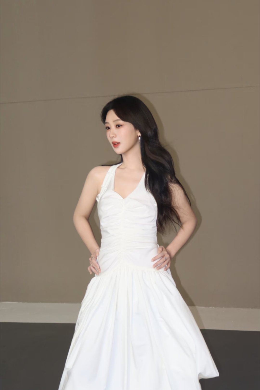 杨紫yz杨紫玉兰花开君再来 yz 杨紫董竹君我們吞咽了太多意義，其實生命只需要呼