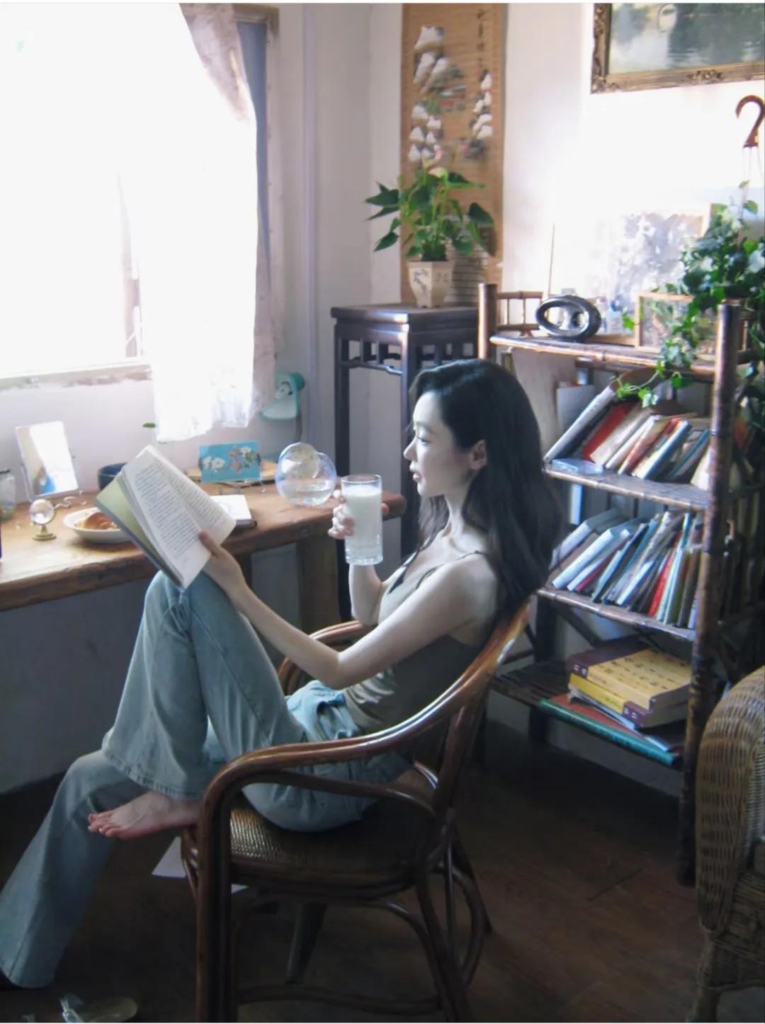 宋轶，还是二脚趾头吸引了我。