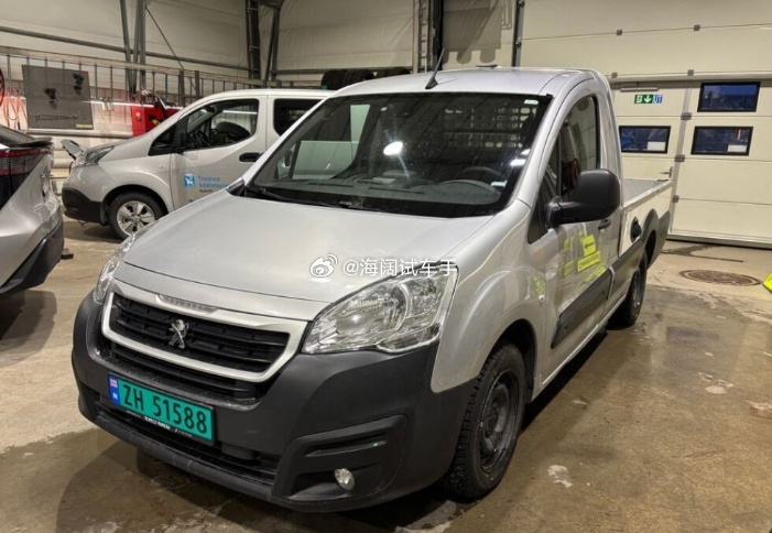 这算皮卡？？？相当于国产的依维柯半截货？？？全顺半截货？？？依维柯和全顺的半截货