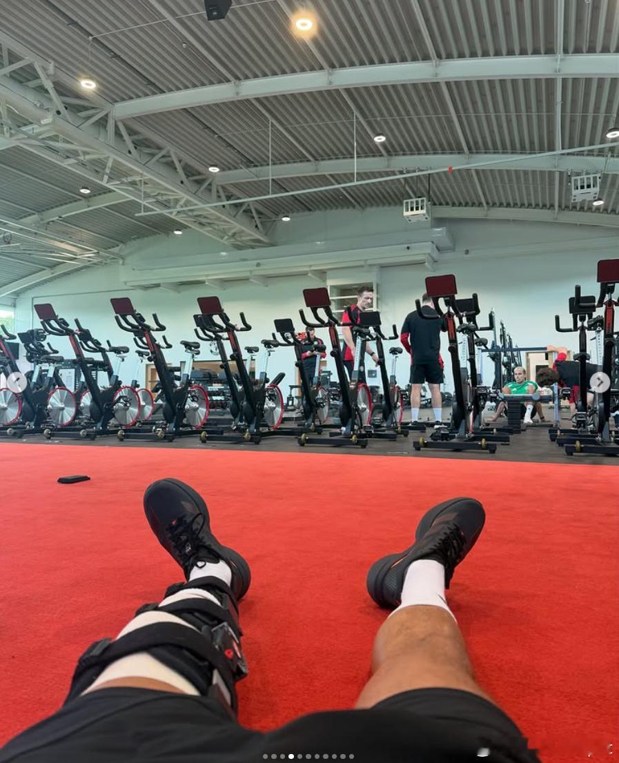 乌加特发布Instagram：Recovery. Rebuild. RiseMa