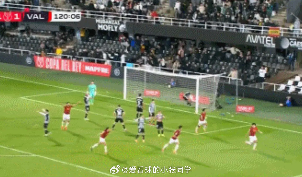 足坛神剧情：对手119分钟罚丢制胜点球 瓦伦西亚1分钟后角球绝杀12月5日，西班