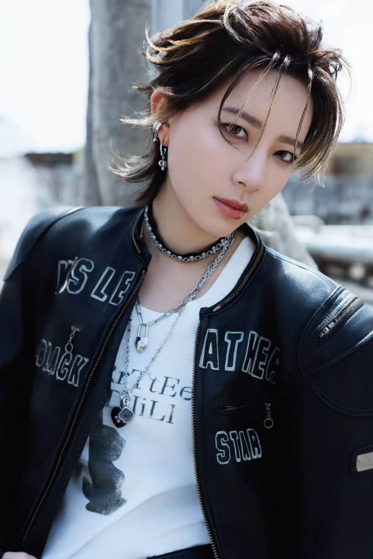 HYBE新女团成员撞脸李斯丹妮 HYBE新女团TUIDE的YIHANI公式照一出