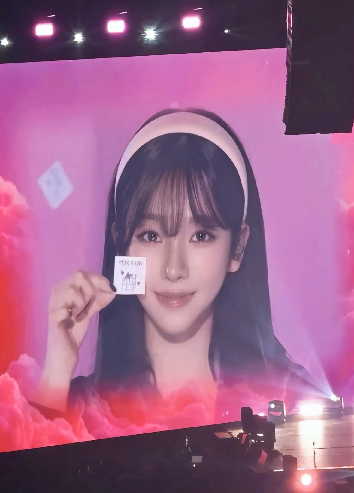 这个妆真的好漂亮清透 能列入教科书级别的头包脸….🫧 