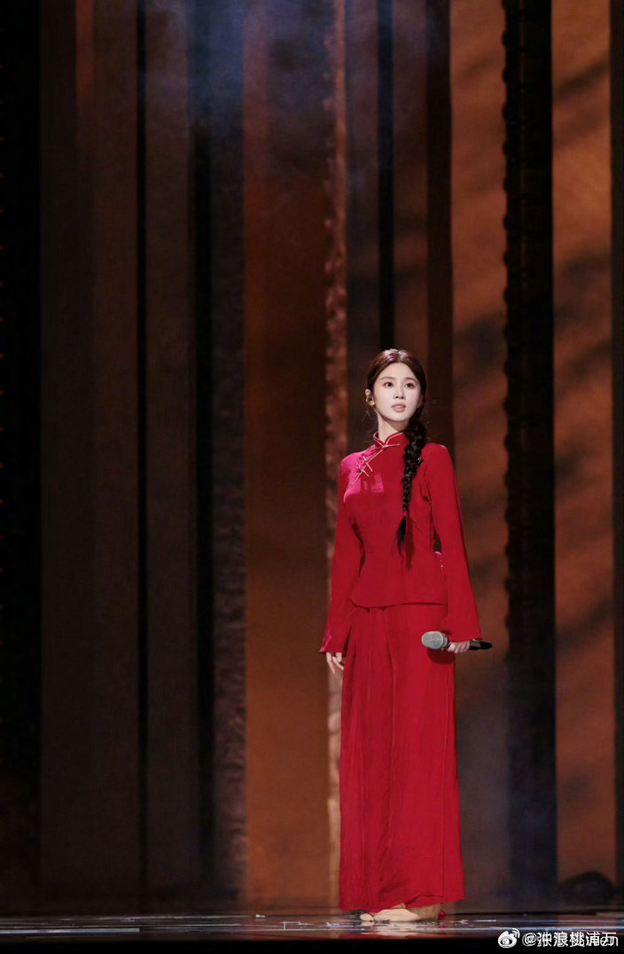 张慧雯拉票担当张慧雯芭蕾、爵士、民族舞全能驾驭，编舞能力拉满，拉票更是活力爆棚、