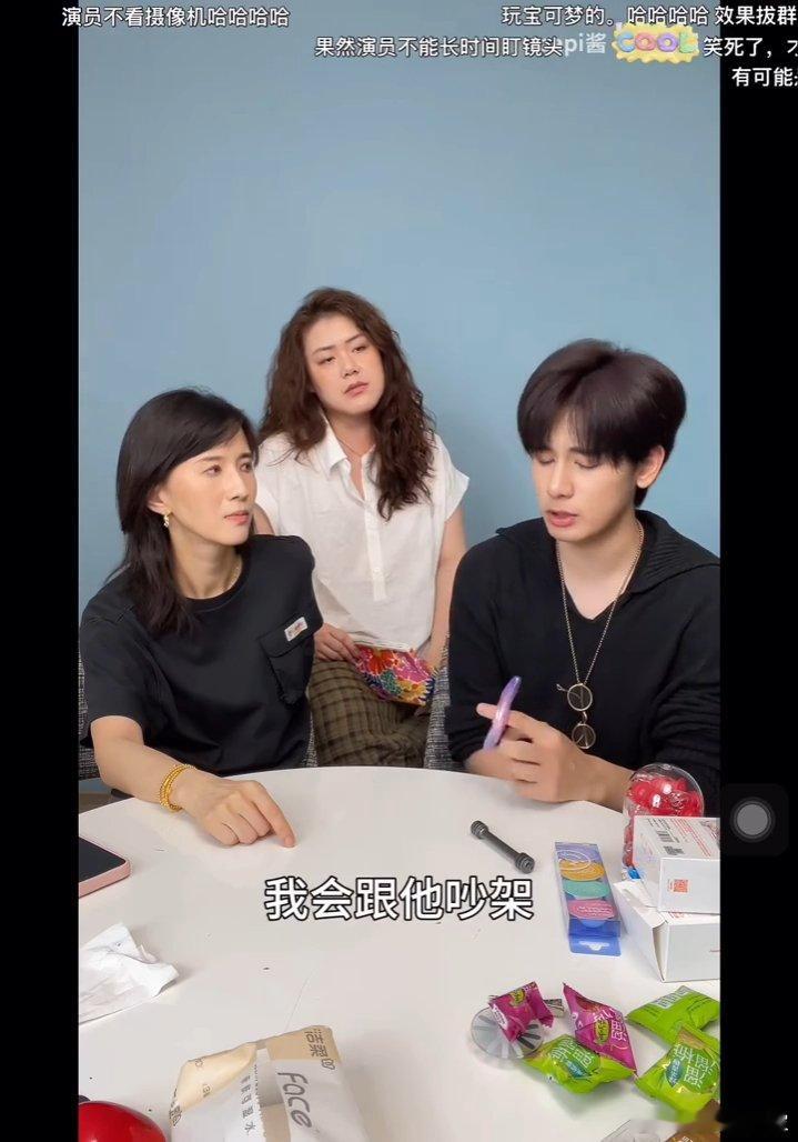 胡先煦在国外遇到不尊重人的店员 胡先煦好样的！面对店员爱答不理还翻白眼的刁难，直