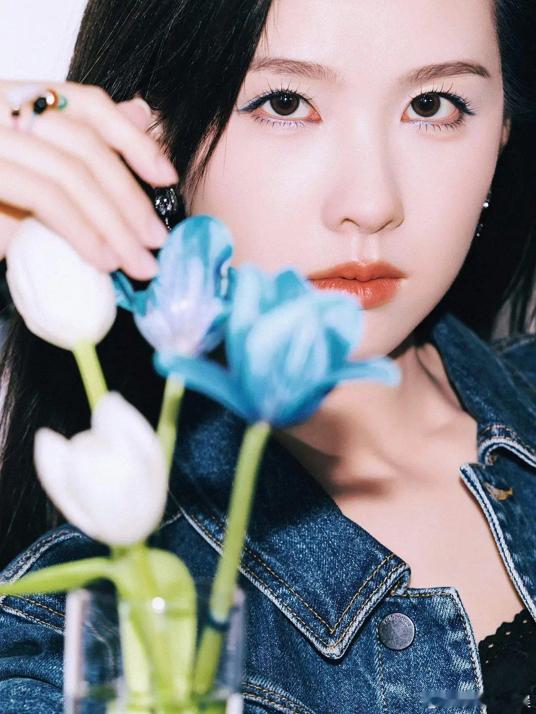 陈都灵这眼妆和虞书欣好像 ​​​