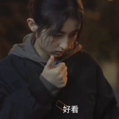 知名网友大彬子什么时候能得到张子枫的签名，想必张子枫写的字也和她本人一样好看吧，