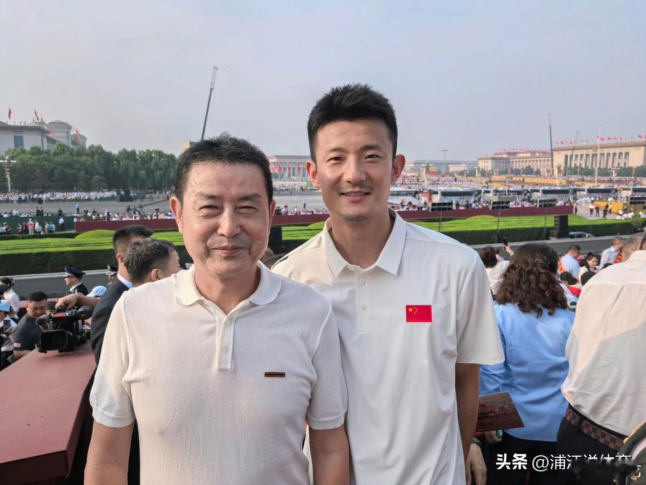 中国女排雅典奥运会冠军教练陈忠和受邀观礼阅兵盛典。其余受邀观礼的体育界别代表还有