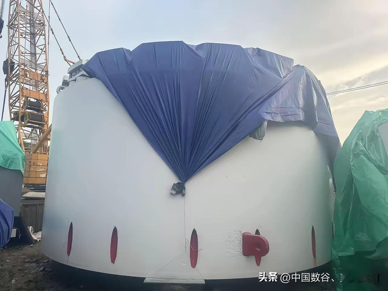 网友拍的贵阳盾构机现场！

不知道是不是S2号线北段要开工了，
有知道的小伙伴们