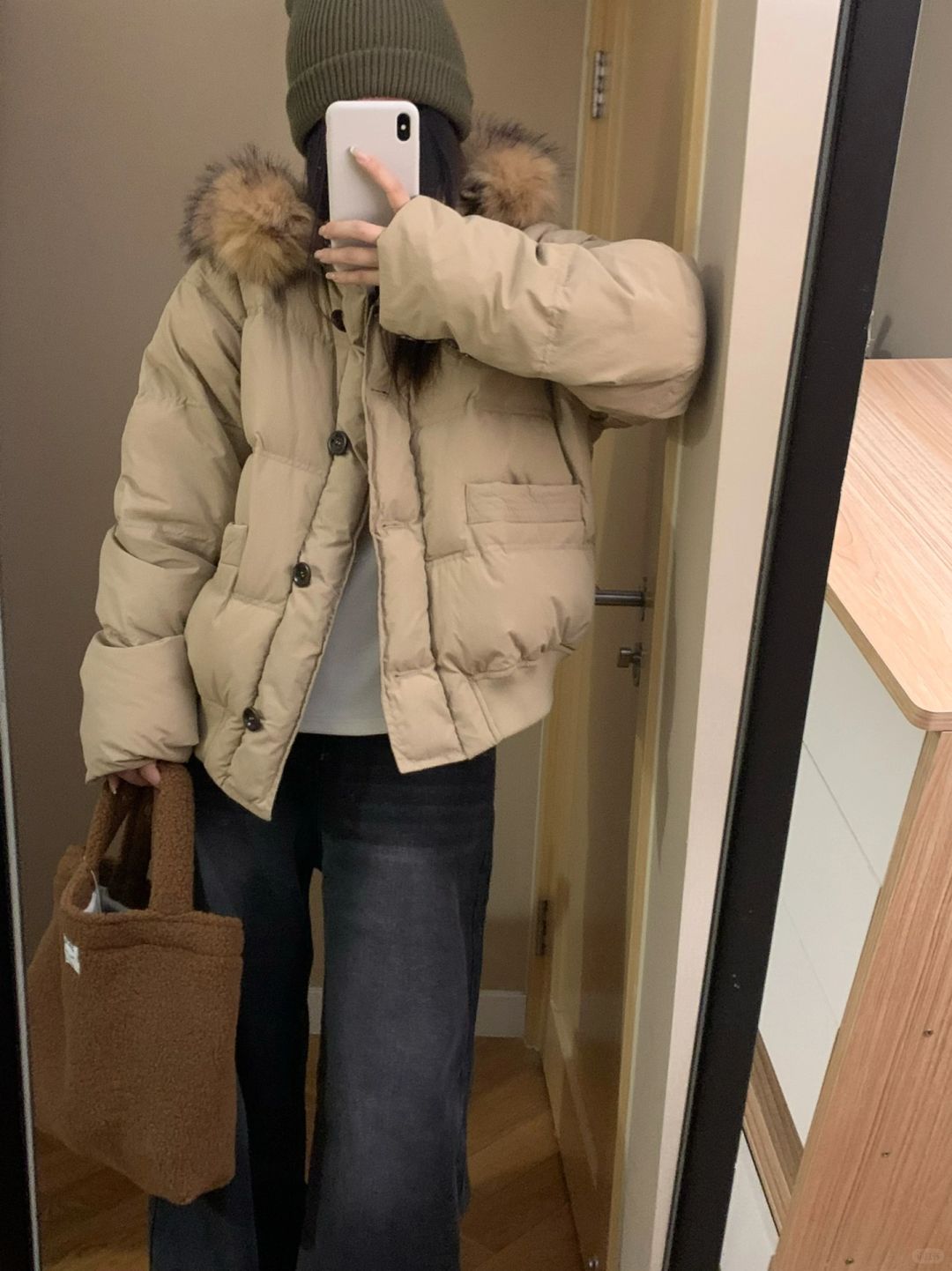 发现毛领羽绒服很不擦