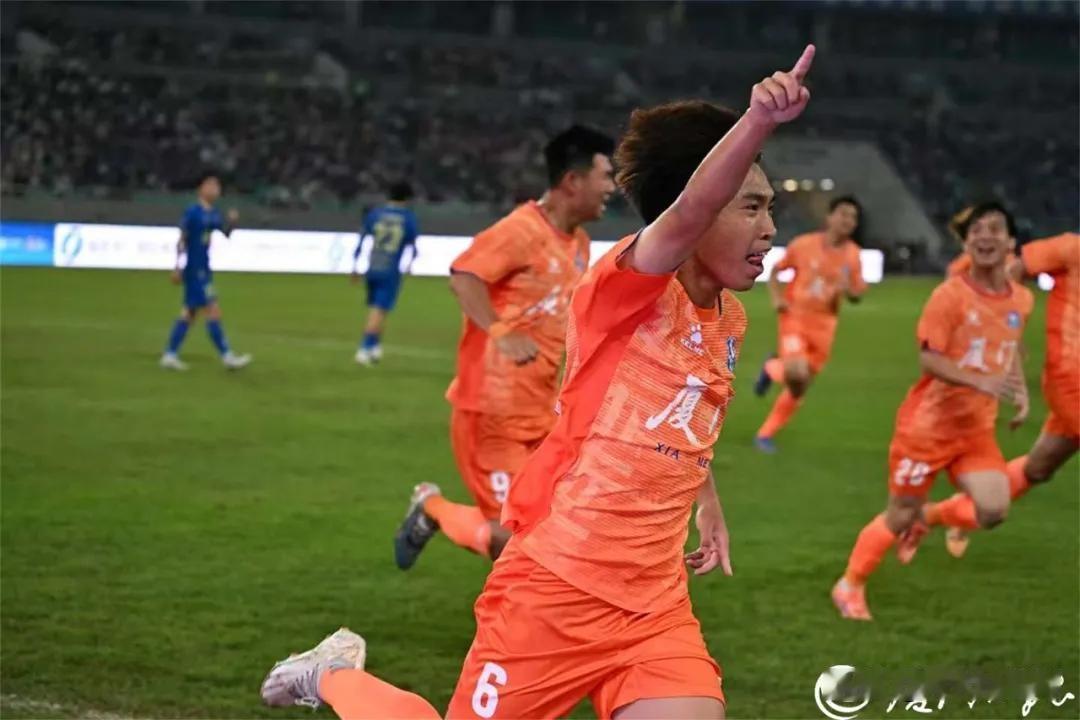 闽超揭幕战：福州 vs 厦门
4月19日晚7点半，闽超揭幕战于福州海峡奥体中心盛