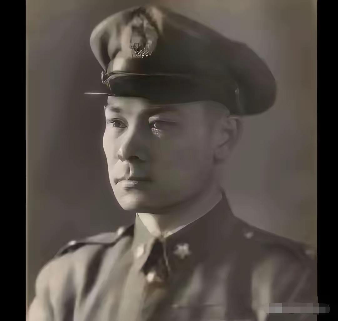 1949年11月，国民党军暂编第五军军长喻英奇顽固不化，妄图死守廉江城。当天，喻