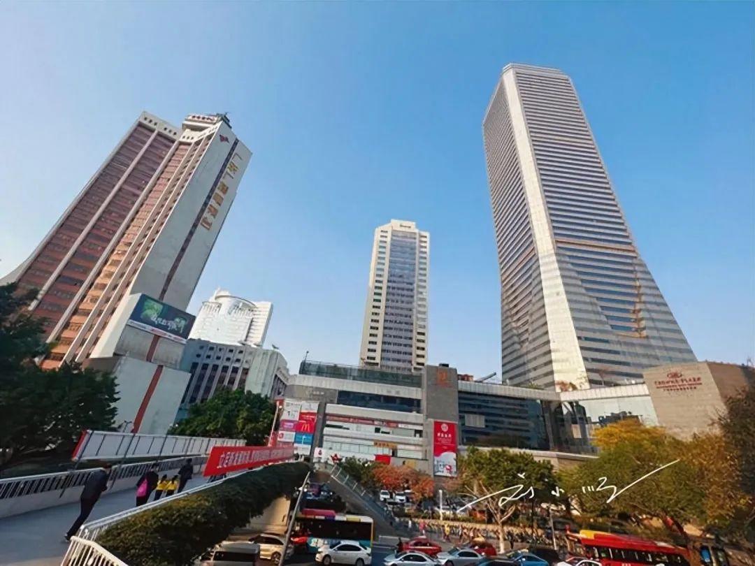 广州作为“一线城市”，粤语越来越不普及，讲普通话越来越普遍？
广州是中国的“四大