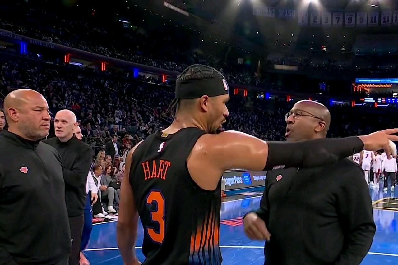 我敢说：这绝对是NBA史上最离奇的一场比赛，布朗的尼克斯牛逼：

数据不会说谎：