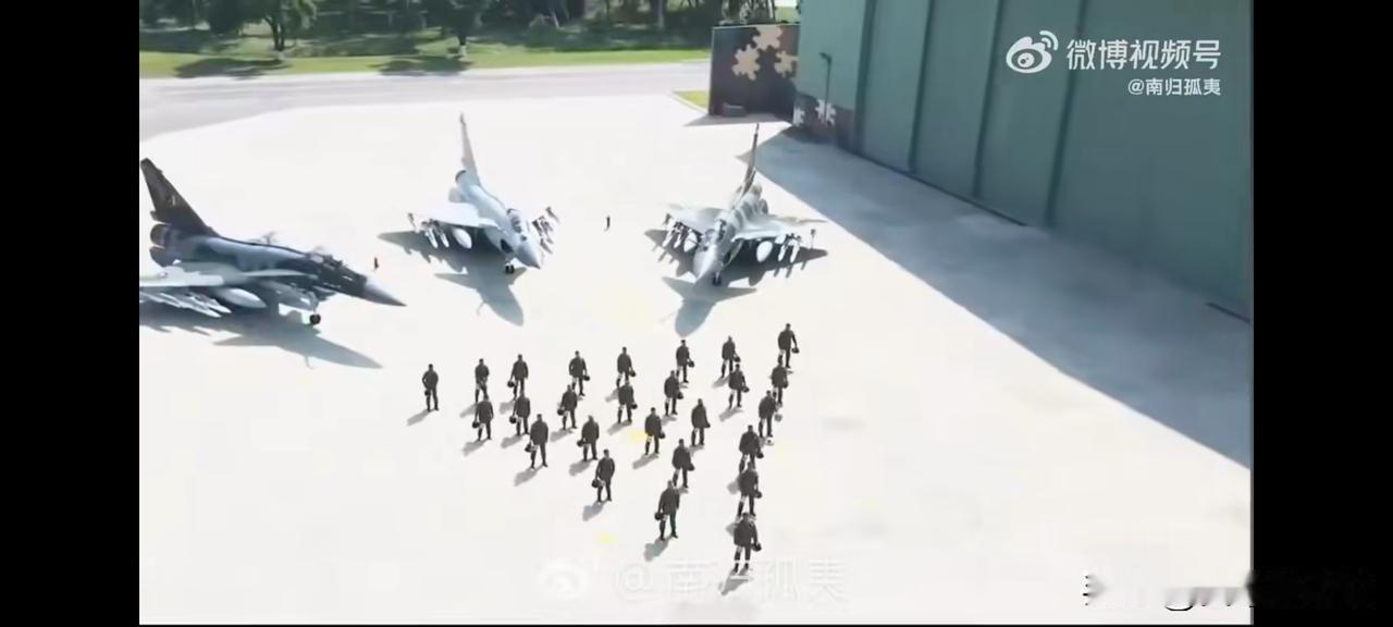 外国媒体现在也不敢天天逼逼赖赖说中国武器这也不行那也不行了吧！啪啪的打他们的脸。