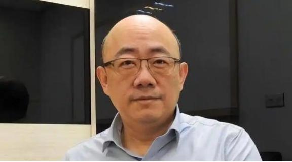 台湾郭正亮曾经提出问题：两岸统一时大陆要在岛上驻军，那么台湾的十七万军人怎么办？
