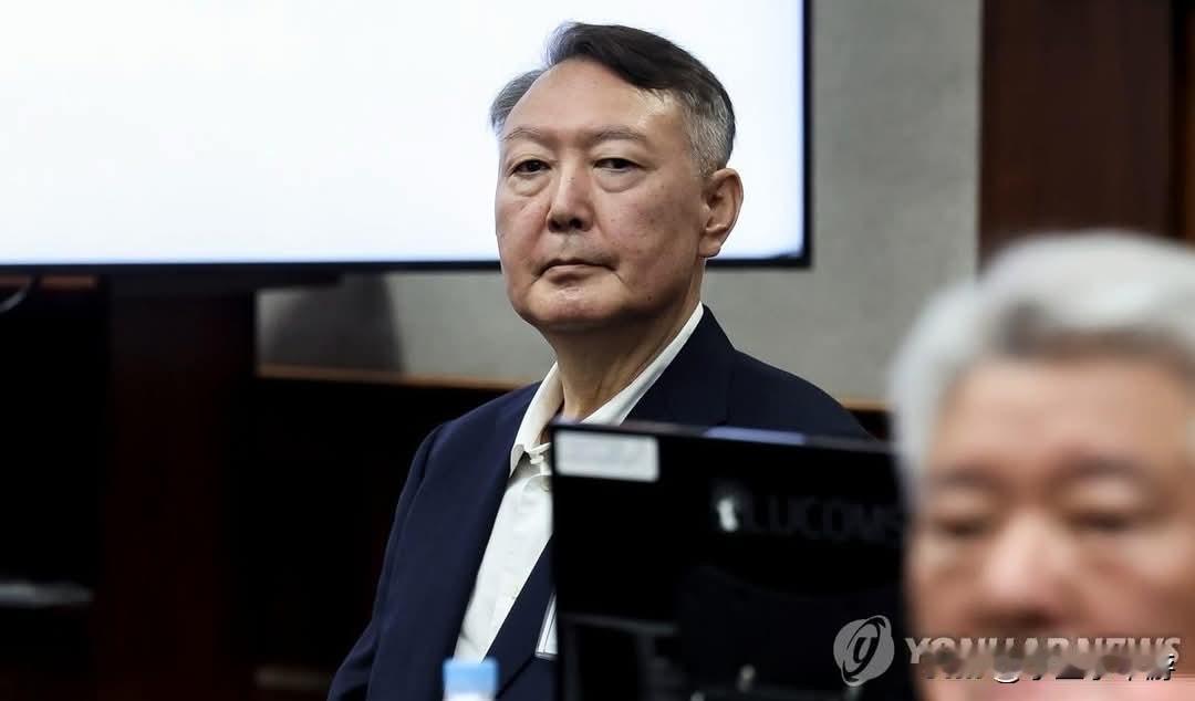 负责调查韩国前总统尹锡悦等人内乱叛国案的独立检察组，就尹锡悦涉嫌妨碍执行逮捕令和