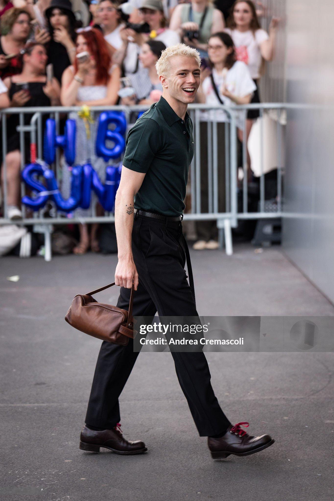 Ruaridh Mollica｜PRADA  男装周米兰男装周 1999年的意大