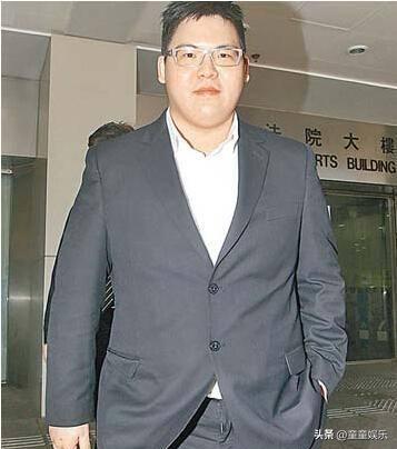 谁能想到啊
向华强的二公子向佑 今年快四十了
居然还是单身一人 连个孩子都没有