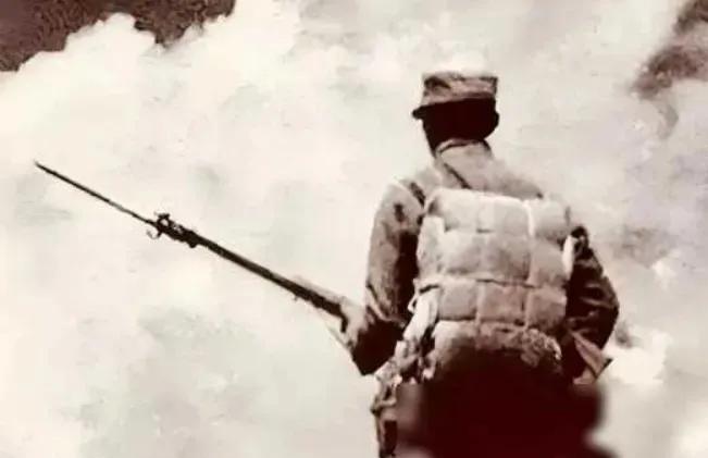 1939年，日本大佐为了取乐，举枪打死了八名中国士兵，紧接着，他又瞄准第九人，对