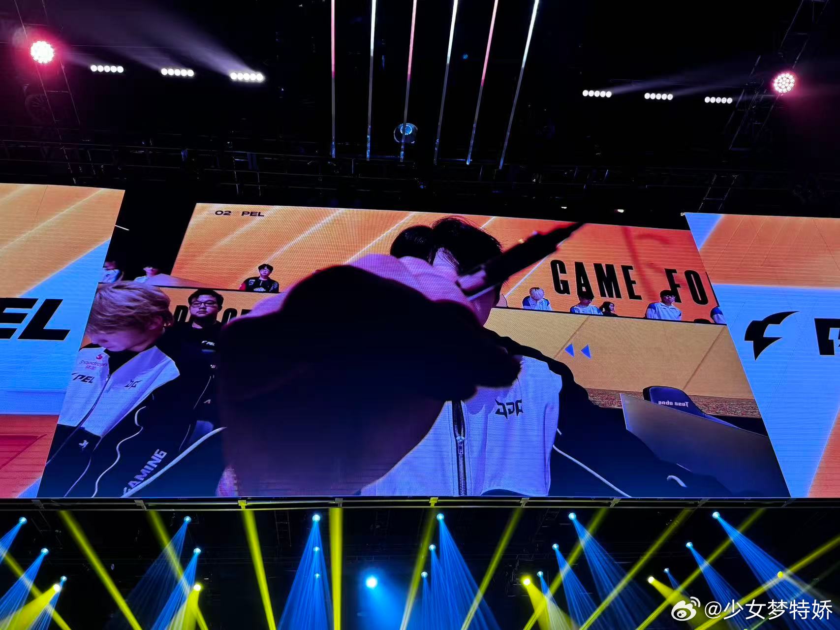 Paraboy长沙见一路过关斩将拿到春决门票，期待伞兵在长沙继续高光，越战越勇！