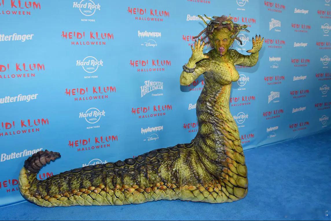 神话降临万圣节，超模将丈夫变石像 11月1日万圣节除了南瓜灯、糖果外，圣诞节恐怖