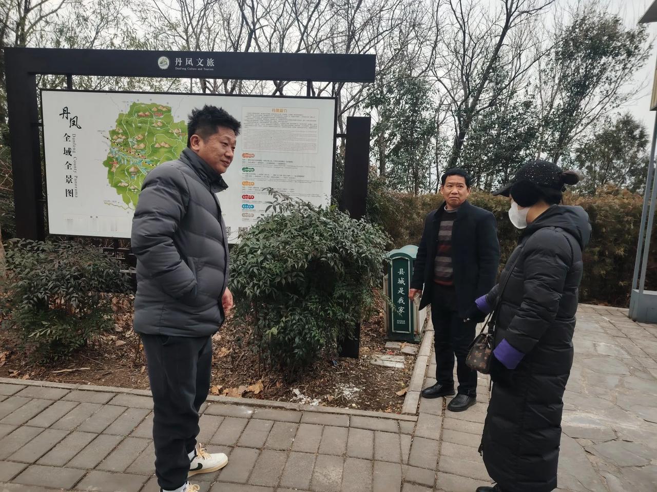 元宵佳节前夕，为进一步提升凤冠山景区旅游环境品质，给游客营造整洁优美的游览氛围，