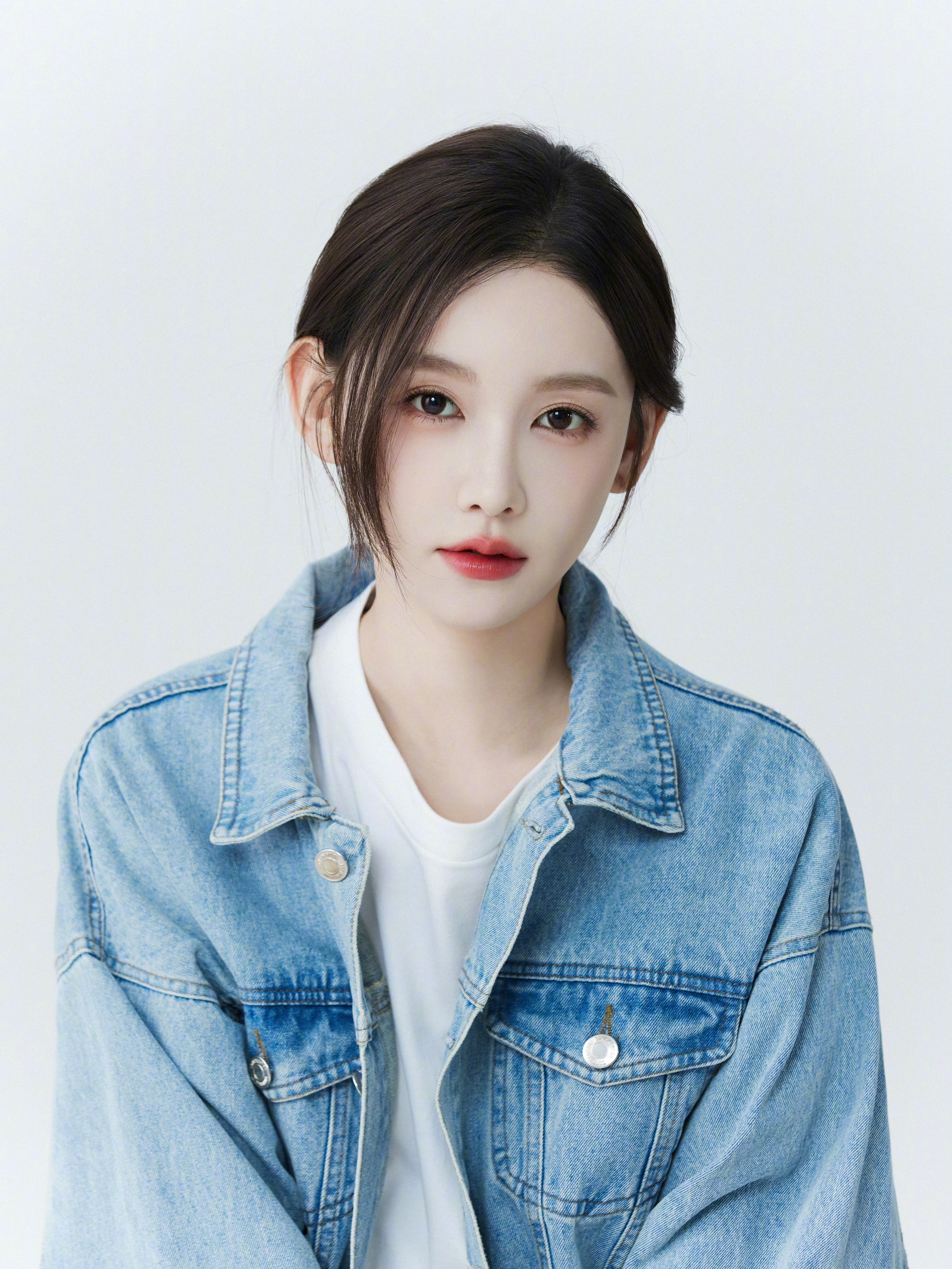 刑侦剧《重案六组》最终由张一山、李沐宸接下这个翻拍饼3月下旬重庆开机重案六组 张