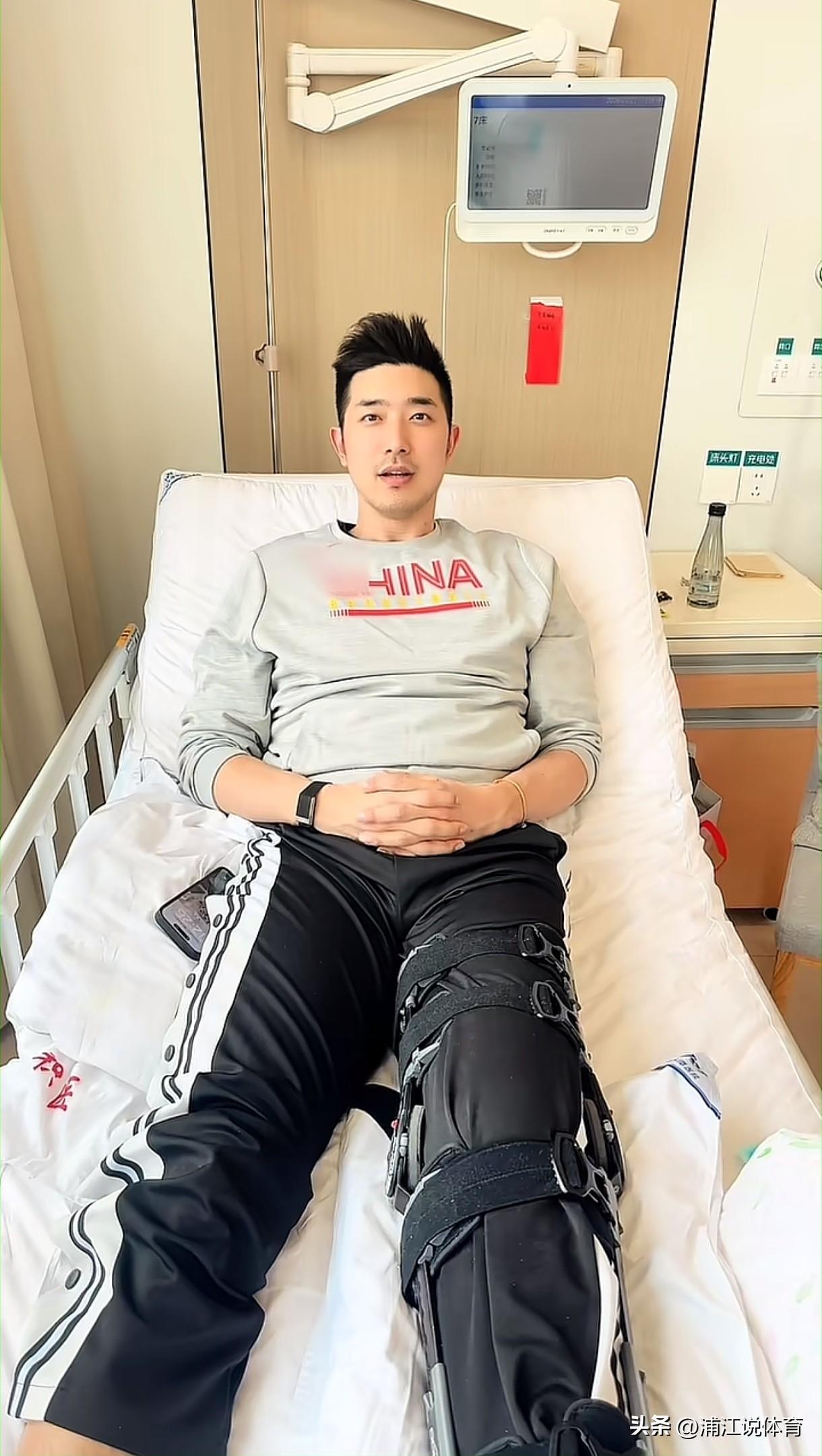 CBA名将吴冠希已完成手术，女排奥运冠军张常宁将寸步不离照顾他的饮食起居。吴冠希