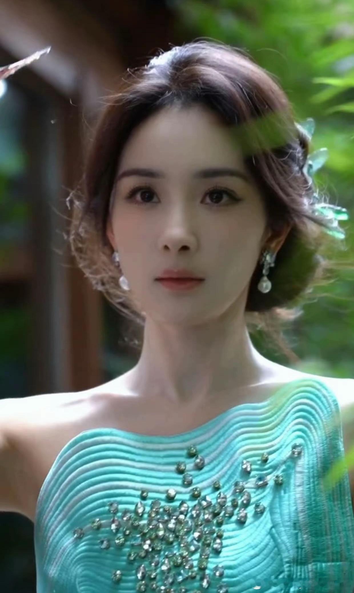 #杨幂身穿第72套高定#恭喜幂姐，真是美到我心巴上了！[爱你]#杨幂解锁第72套