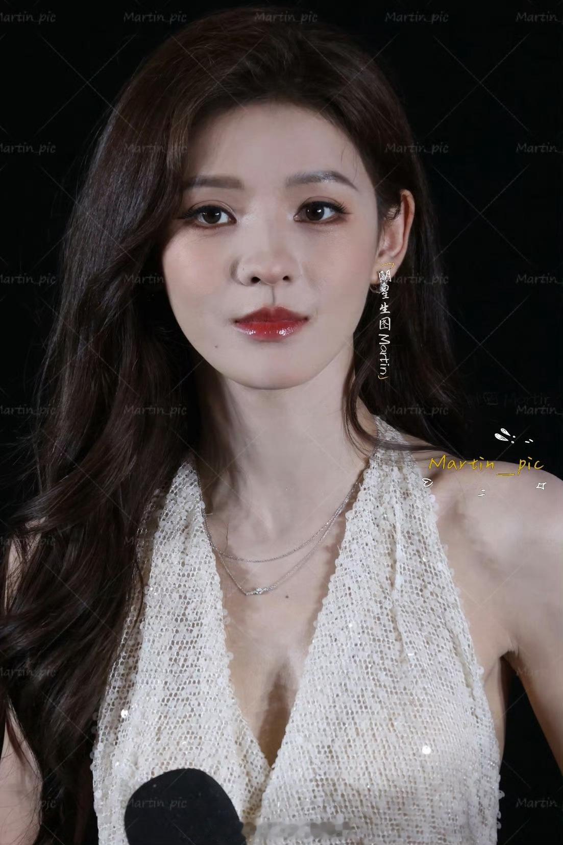 张予曦怼脸30秒太权威了美得有点没天理了 ​​​