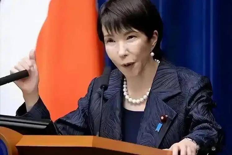 连环重压来袭！高市政府正遭遇三重冲击全面承压。财政缺口持续扩大、民生诉求集中爆发