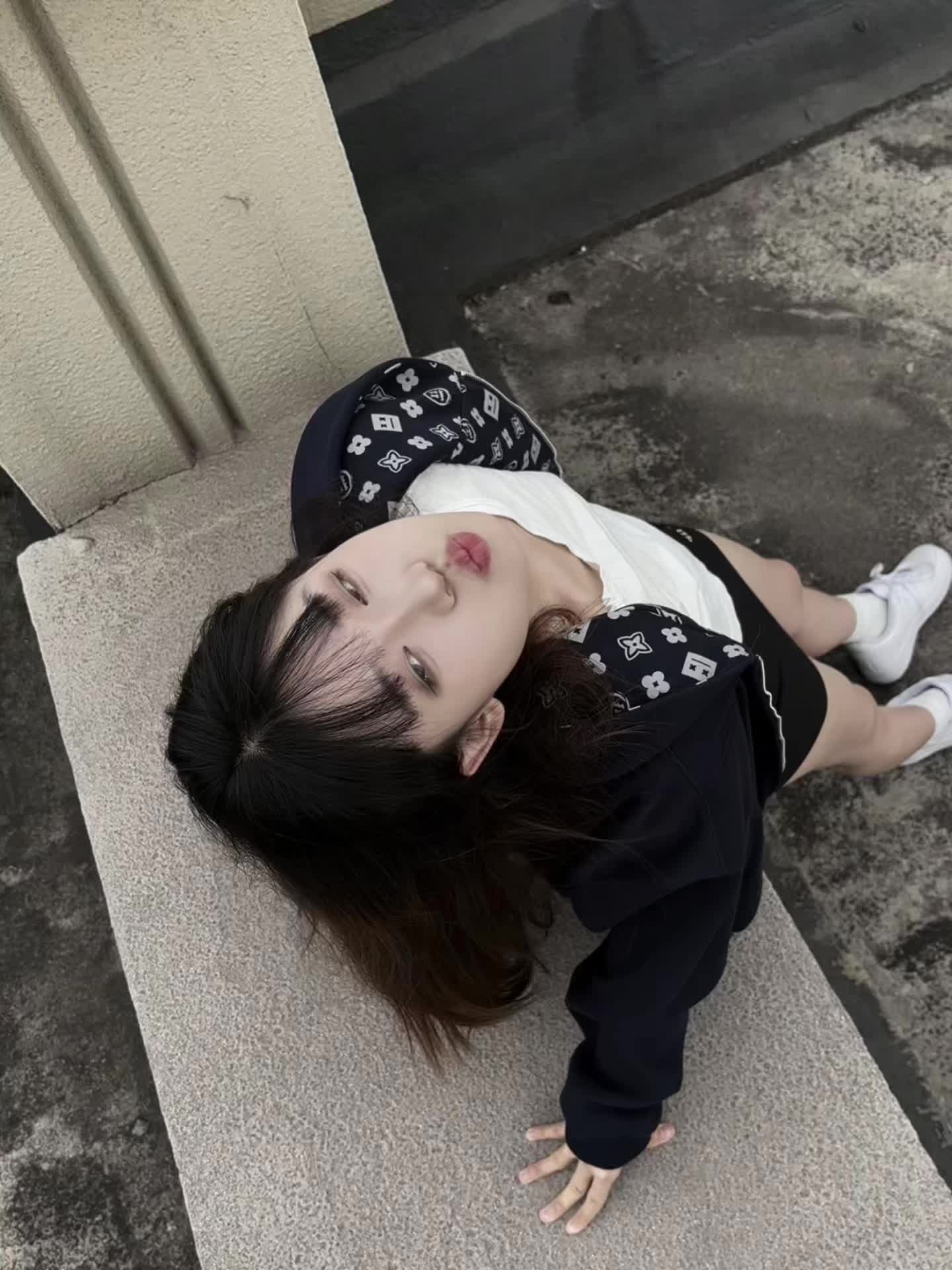 感情有什么好讲的 中国黄金知道吗 买两斤给我