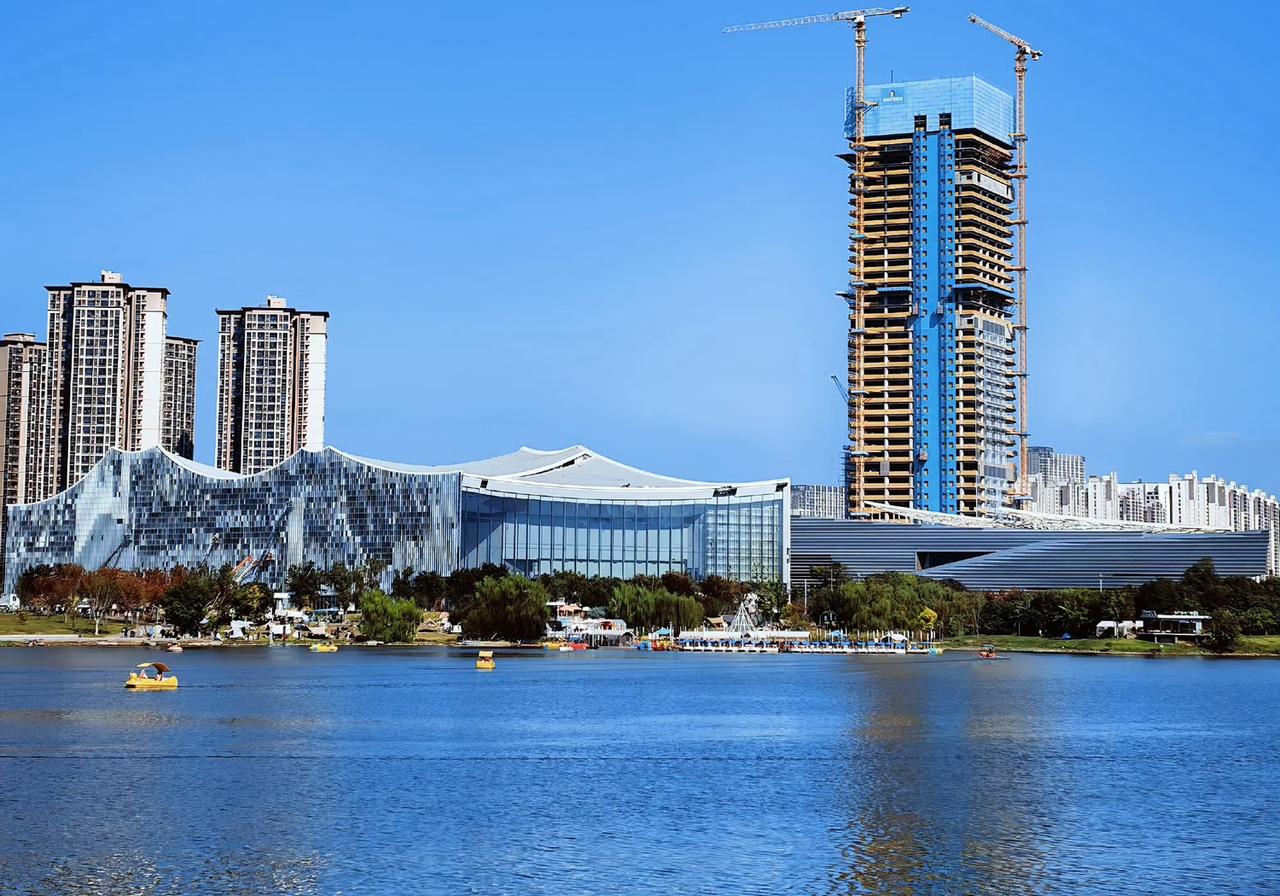 福建美术馆和218米洲际voco进展 

福州身边事