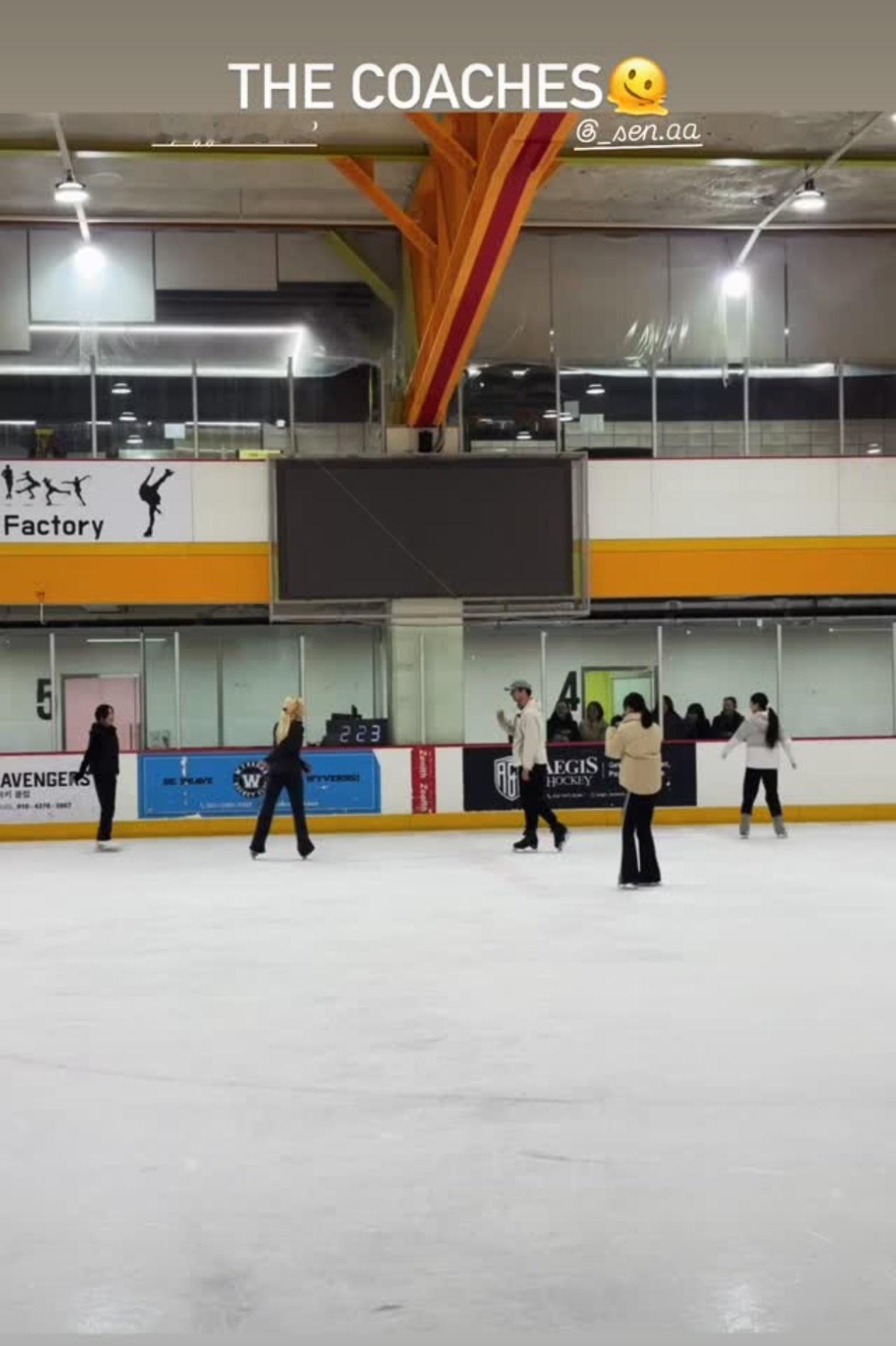 韩国也开始布局九人队列滑了⛸️青年组开营迎接美国的Team lmage Juni
