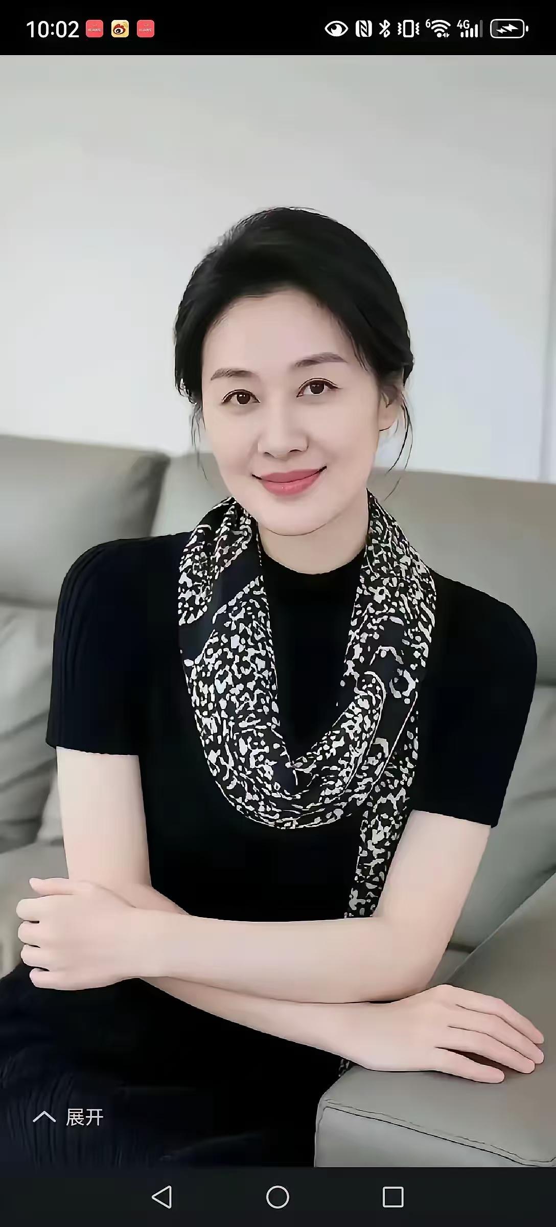 四块玉·搭伙吟
算盘珠，磕双玉，
一个描金一个书。
同床各有屏风阻。
说是粥，分